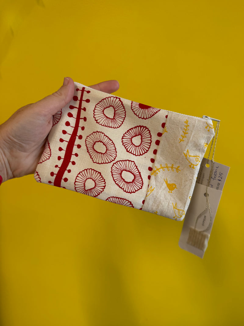Nothing New Notions Pouch - Cream Patterned