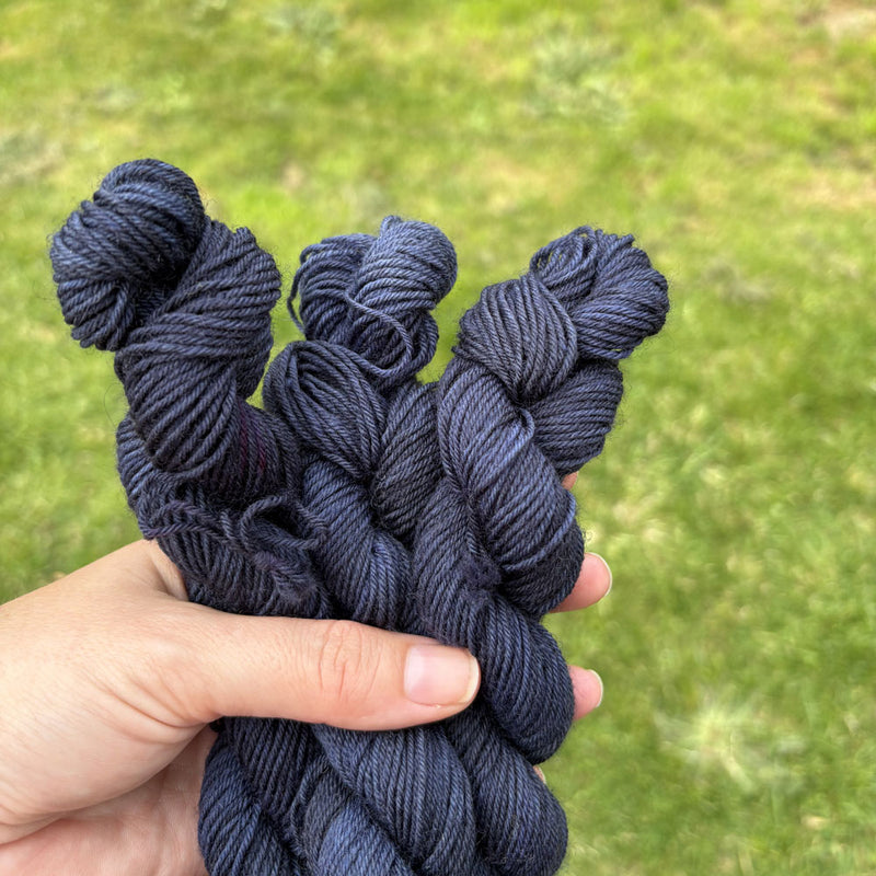 Knitsch BFL Sock Mini - Casting yarn through thunderstorms